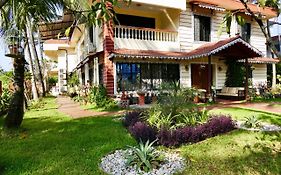 Shanu'S Seaside Inn - A Family-Run Guesthouse Just 100 Metres From Candolim Beach